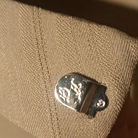 Classic Woman's Dress Pants in Beige Sleek classic feel and look - Picture 4 of 7